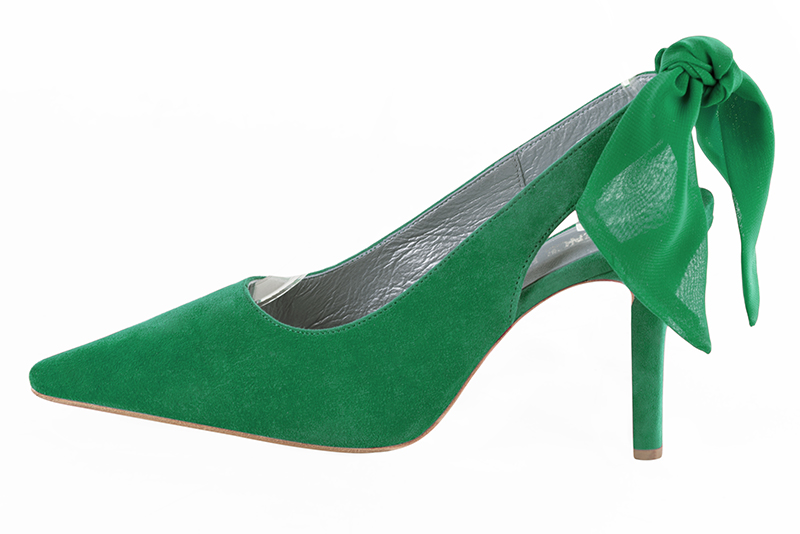 French elegance and refinement for these emerald green dress slingback shoes, 
                available in many subtle leather and colour combinations. This beautiful enveloping pump will fit your foot without binding it
Its rear lacing will allow you to adjust it to your liking.
To be declined according to your choice of materials and colors.  
                Matching clutches for parties, ceremonies and weddings.   
                You can customize these shoes to perfectly match your tastes or needs, and have a unique model.  
                Choice of leathers, colours, knots and heels. 
                Wide range of materials and shades carefully chosen.  
                Rich collection of flat, low, mid and high heels.  
                Small and large shoe sizes - Florence KOOIJMAN